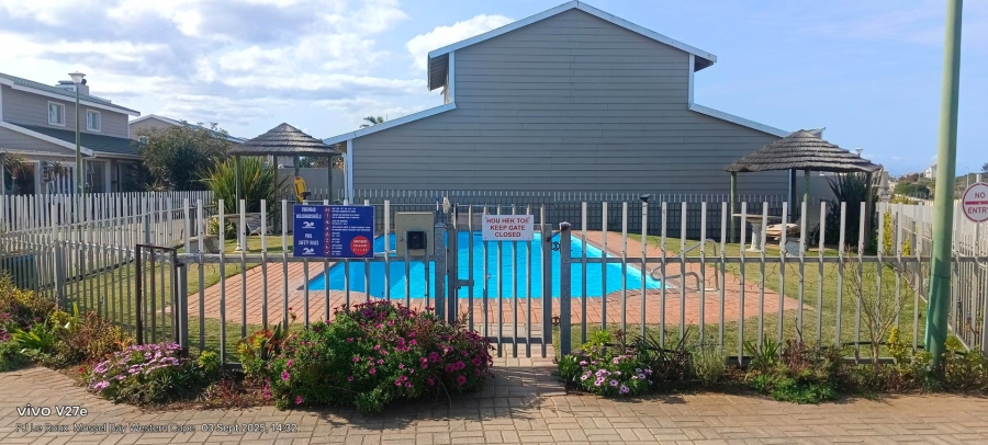 To Let 2 Bedroom Property for Rent in Hartenbos Central Western Cape